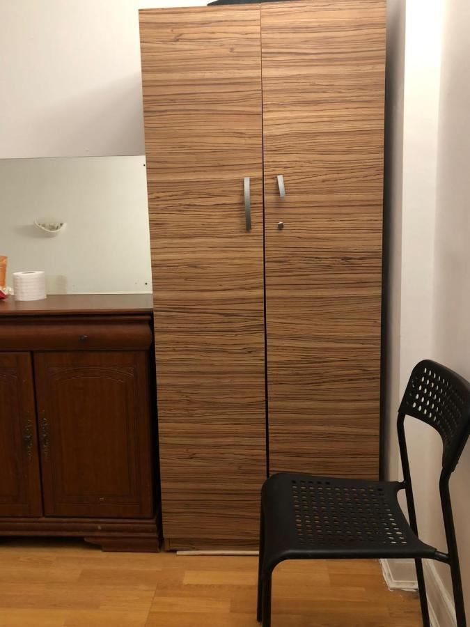 Ostello Private In 3 Bedroom Flat!! *