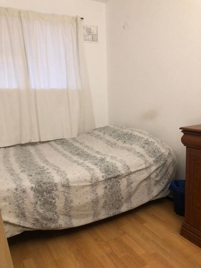 Private In 3 Bedroom Flat!! Ostello *