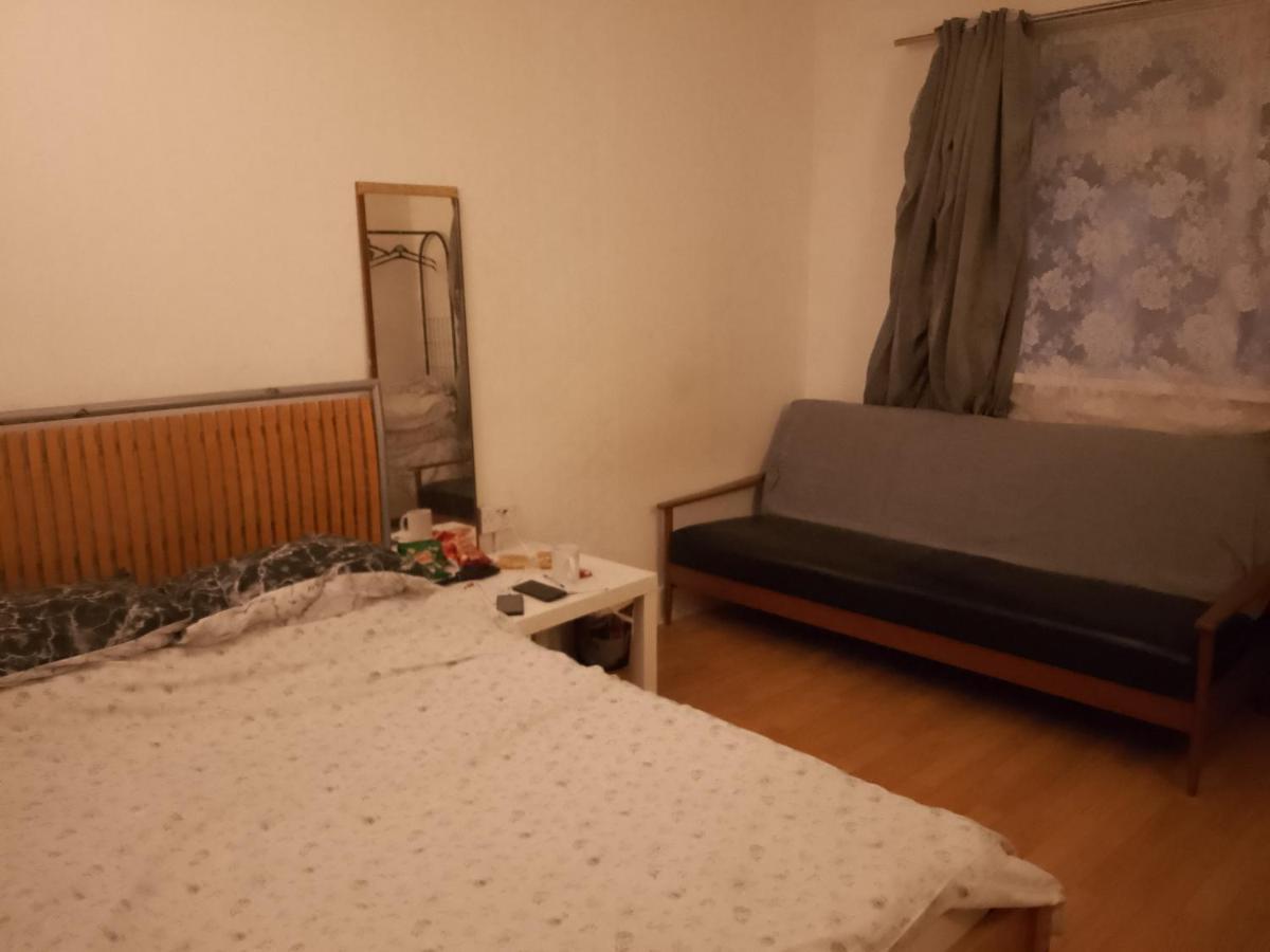 Private In 3 Bedroom Flat!! Ostello Londra